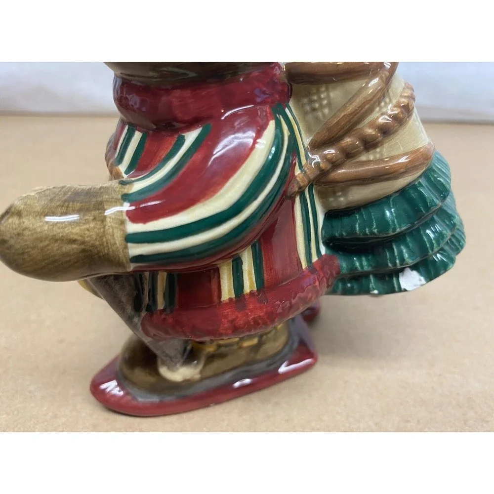 Vintage Sakura Porcelain Christmass Bears Salt and Pepper Shackers Hand Painted